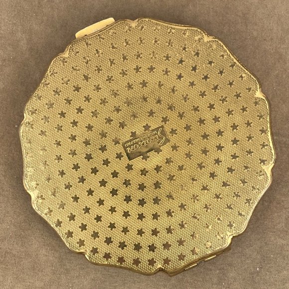 Vintage Stratton Compact Scalloped Edges Beautiful Art Nouveau Floral Bouque - Picture 5 of 6